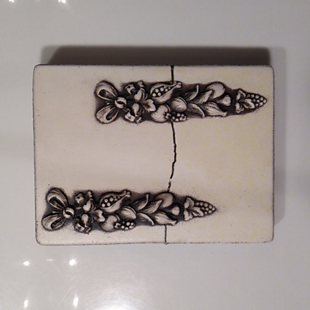 TRESSE golden bisque back iron ceramic label cracked 3x but holding